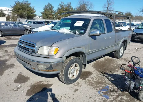 2000 Toyota Tundra Sr5 V8 z USA, uszkodzony, nr VIN 5TBBT4417YS082028